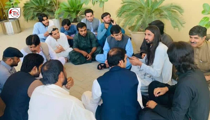 پی ٹی ایم راہشون محسن داوڑ ءِ کوئٹہ ایئرپورٹ آ توننگا