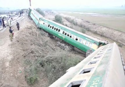 کراچی: لاہور آ ہنوک ٹرین ویل ئنا گواچی، نیاڑی اس بیران، بھازاک ٹپی