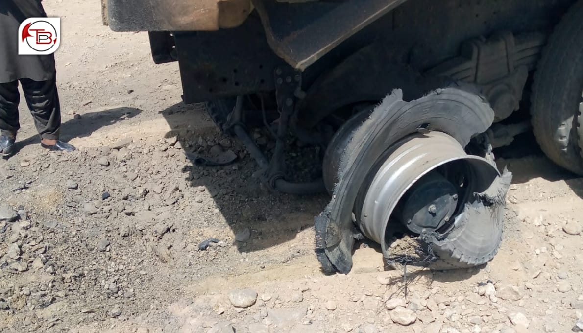 ڈیرہ بگٹی ٹی بمب تراک، گاڑی ءِ نسخان