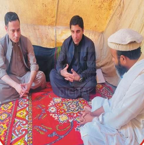ڈی سی گوادر نا “گوادر ءِ حق ایتبو تحریک” نا برانزی کیمپ نا دورہ