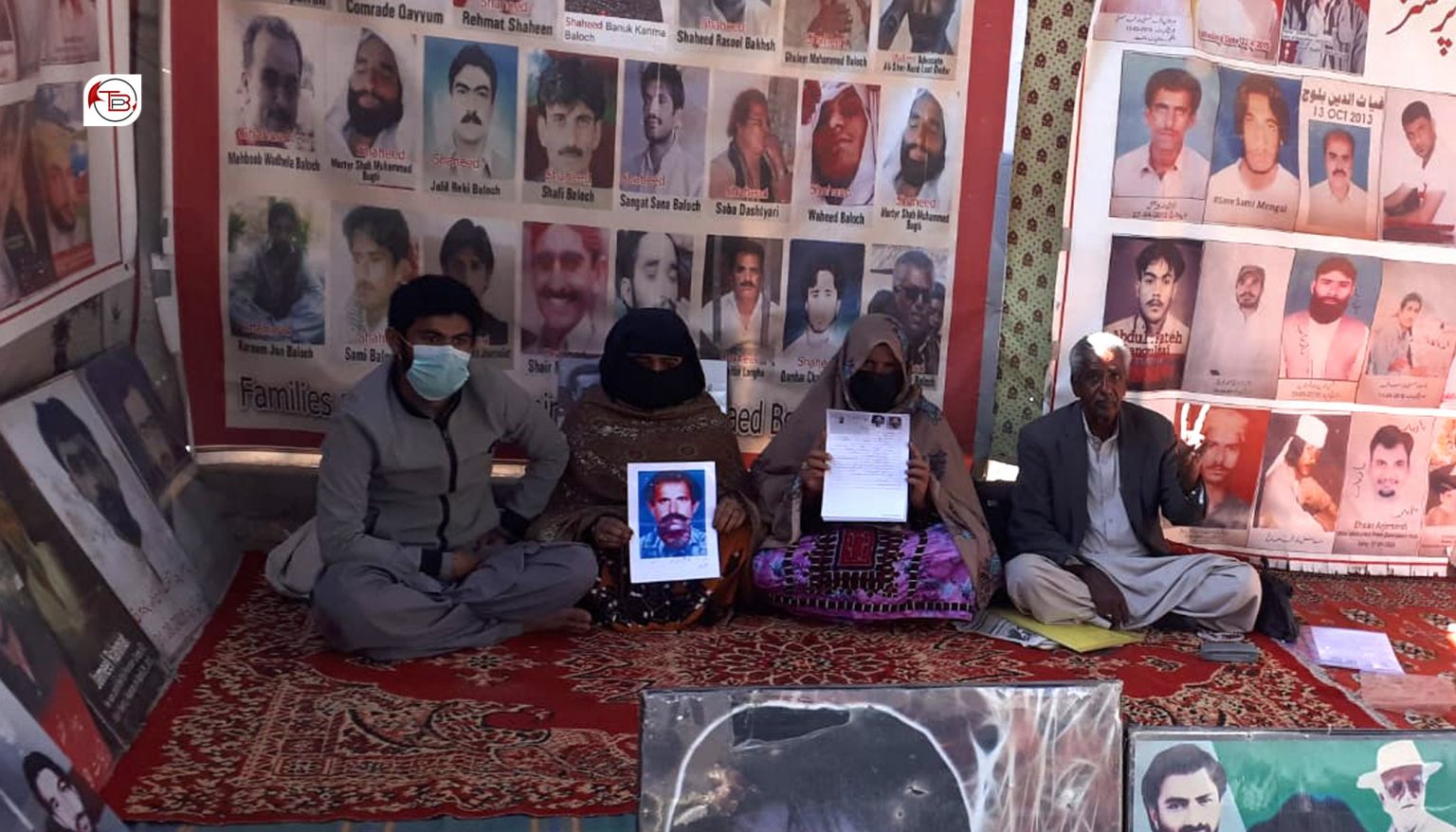 بلوچ خوانندہ و سیاسی باسک آک خاہوت آتون اوار مریر۔ ماما قدیر بلوچ