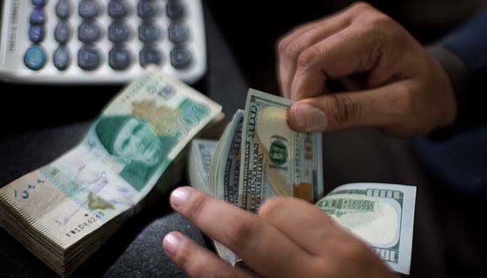 پاکستان ئٹ ڈالر 298 رپئی نا مس