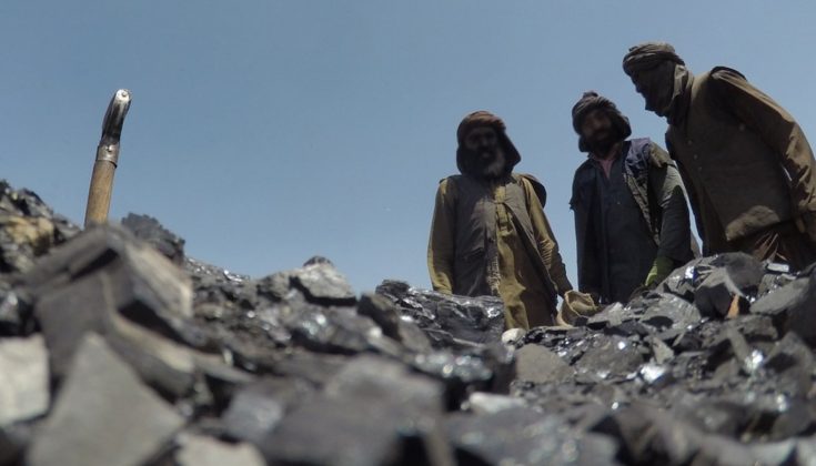 دکی: کولا کانڑ ئٹ تراک، اسہ مزورکار اس مرگ ئنا گواچی، 4 ٹپی