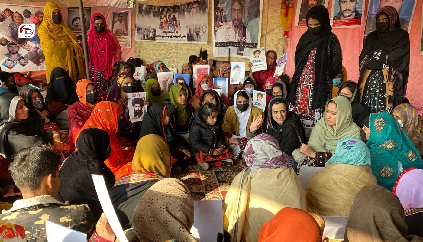 دا لانگ مارچ ئٹ گدریفوک آ دیک کنا تیوہ غا سیاسی سفر نا گچین آ دیک ئسر- ڈاکٹر ماہ رنگ