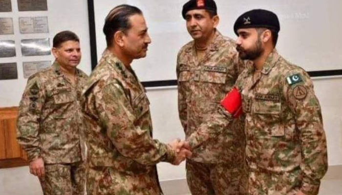 زیارت ئٹ سلہہ بند بندغ آتا کسر تفنگ، بکتر بند تراک ئٹ بھس، میجر اسیتون اوار اِرا بندغ مرگ ئنا گواچی